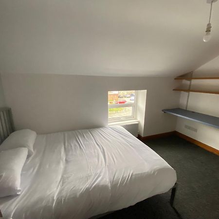 Room In A Shared House แบงเกอร์ ภายนอก รูปภาพ